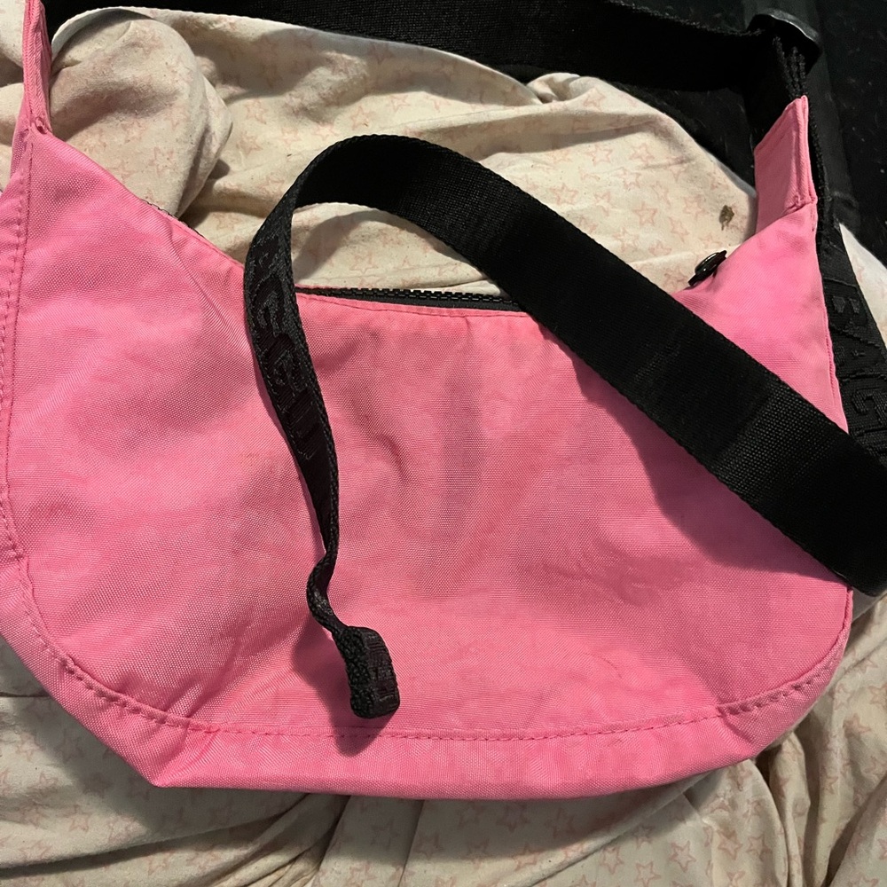 Baggu small nylon crescent bag in azalea pink.